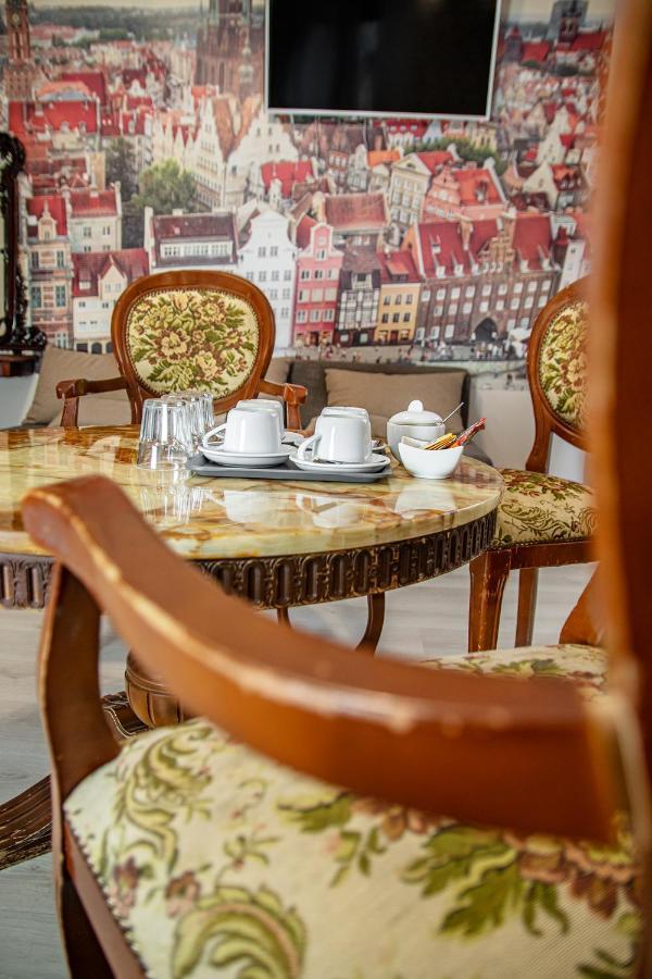 Royal Gdansk Acomodação com café da manhã Exterior foto